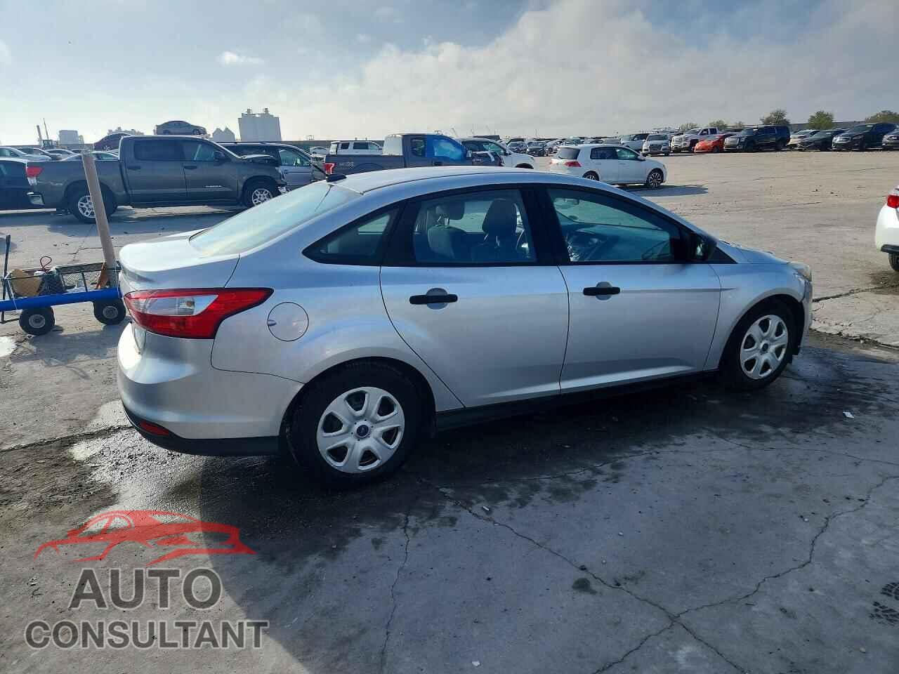 FORD FOCUS 2014 - 1FADP3E23EL153041