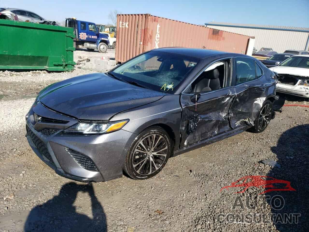 TOYOTA CAMRY 2018 - 4T1B11HKXJU088417