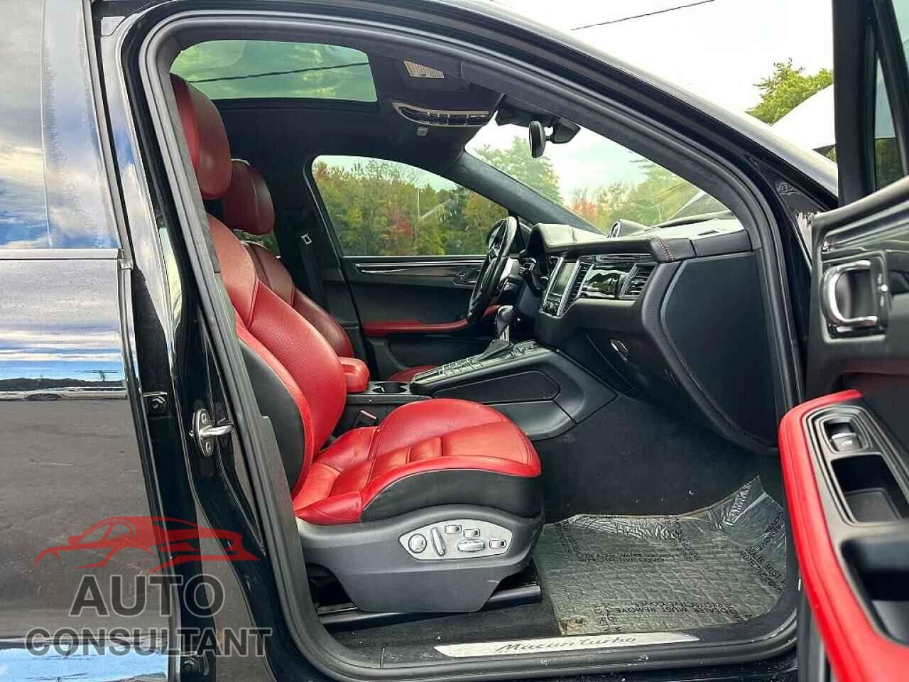 PORSCHE MACAN 2016 - WP1AF2A56GLB90905