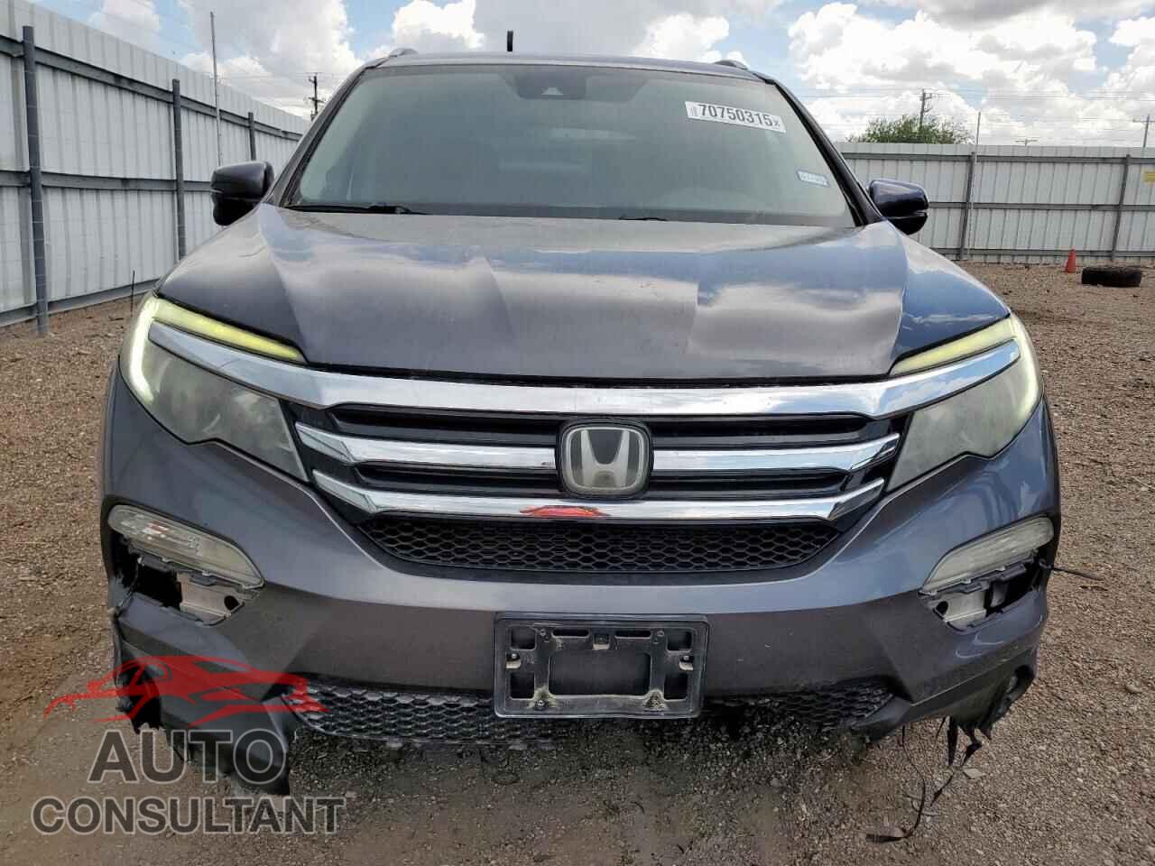 HONDA PILOT 2017 - 5FNYF5H99HB006569