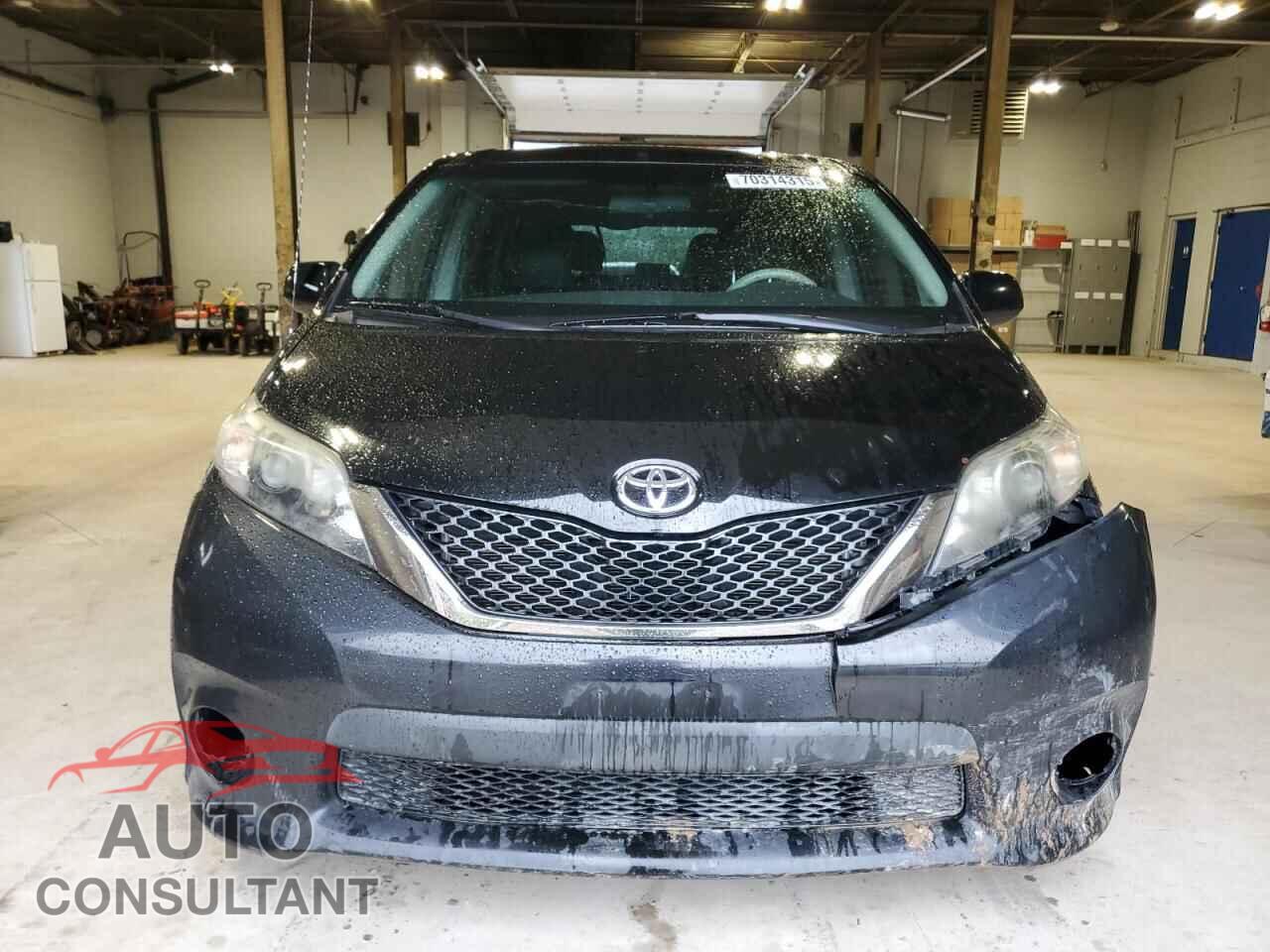TOYOTA SIENNA 2011 - 5TDXK3DC3BS172067