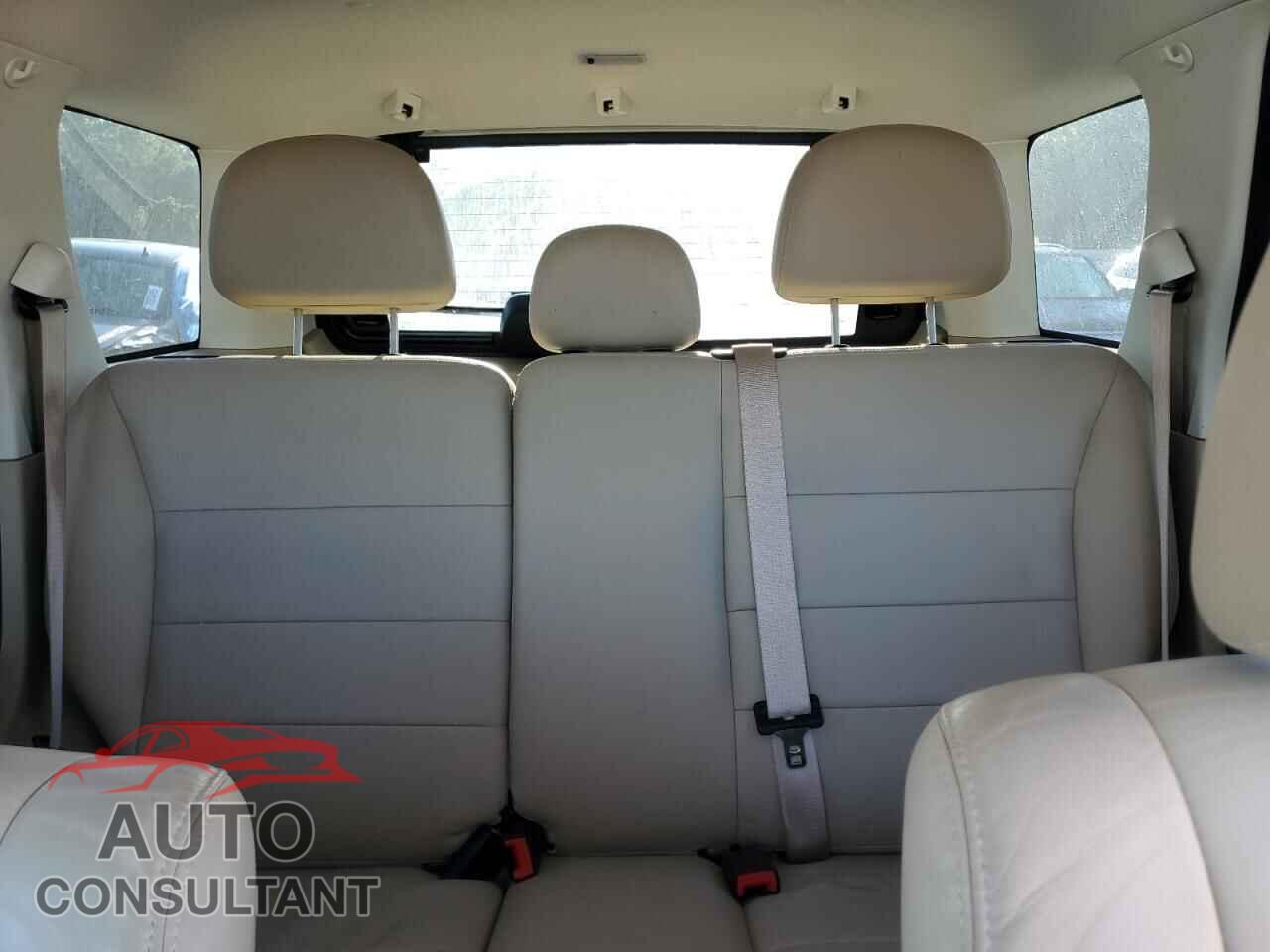 FORD ESCAPE 2010 - 1FMCU0EG8AKA01843