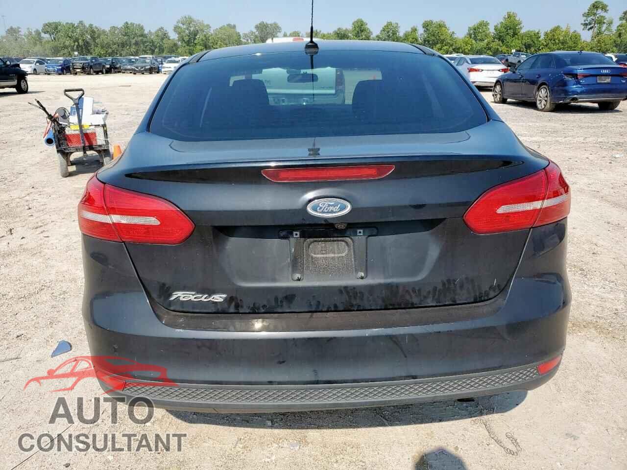 FORD FOCUS 2017 - 1FADP3E25HL244378