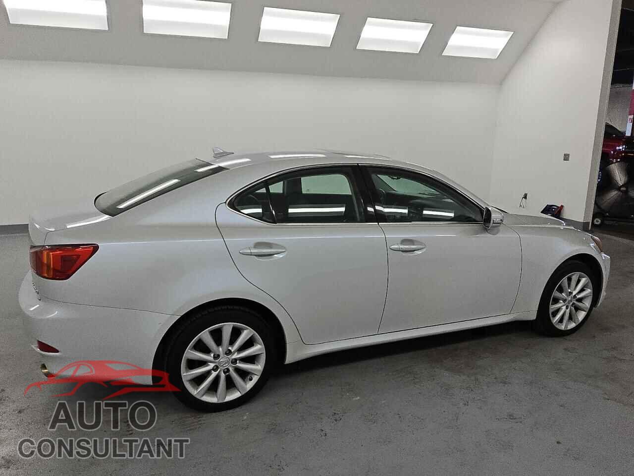 LEXUS IS 2009 - JTHCK262395034752