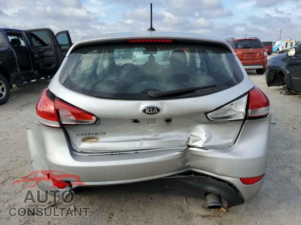 KIA FORTE 2016 - KNAFK5A86G5590186