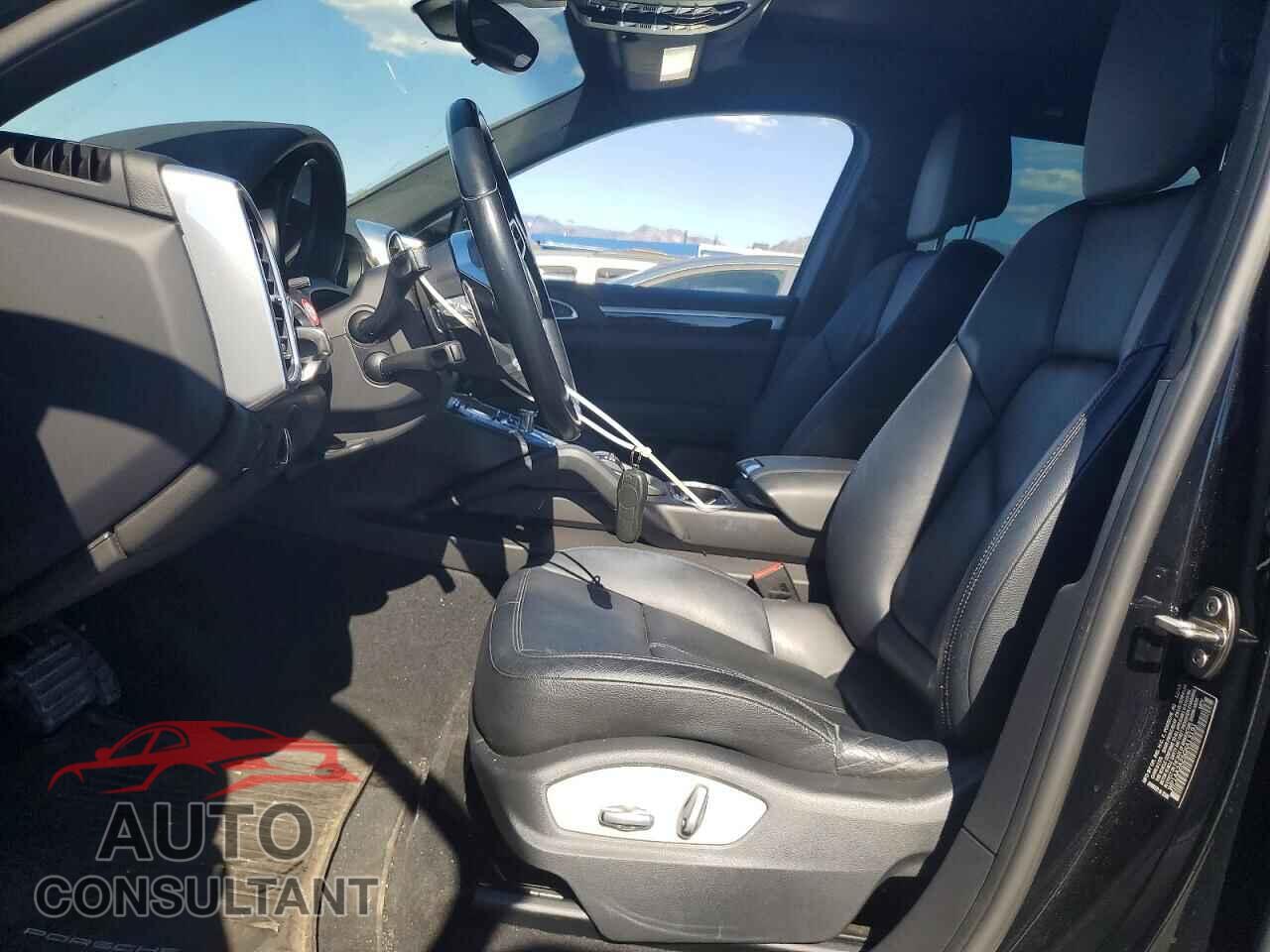 PORSCHE CAYENNE 2016 - WP1AA2A25GKA13191