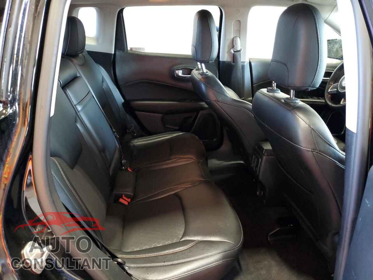 JEEP COMPASS 2018 - 3C4NJDBB7JT435157