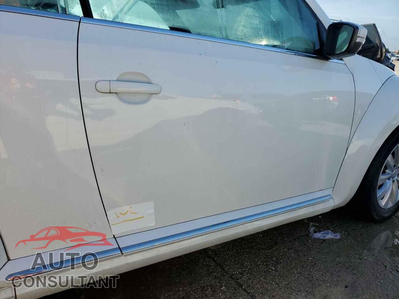 VOLKSWAGEN BEETLE 2019 - 3VW5DAAT1KM511187