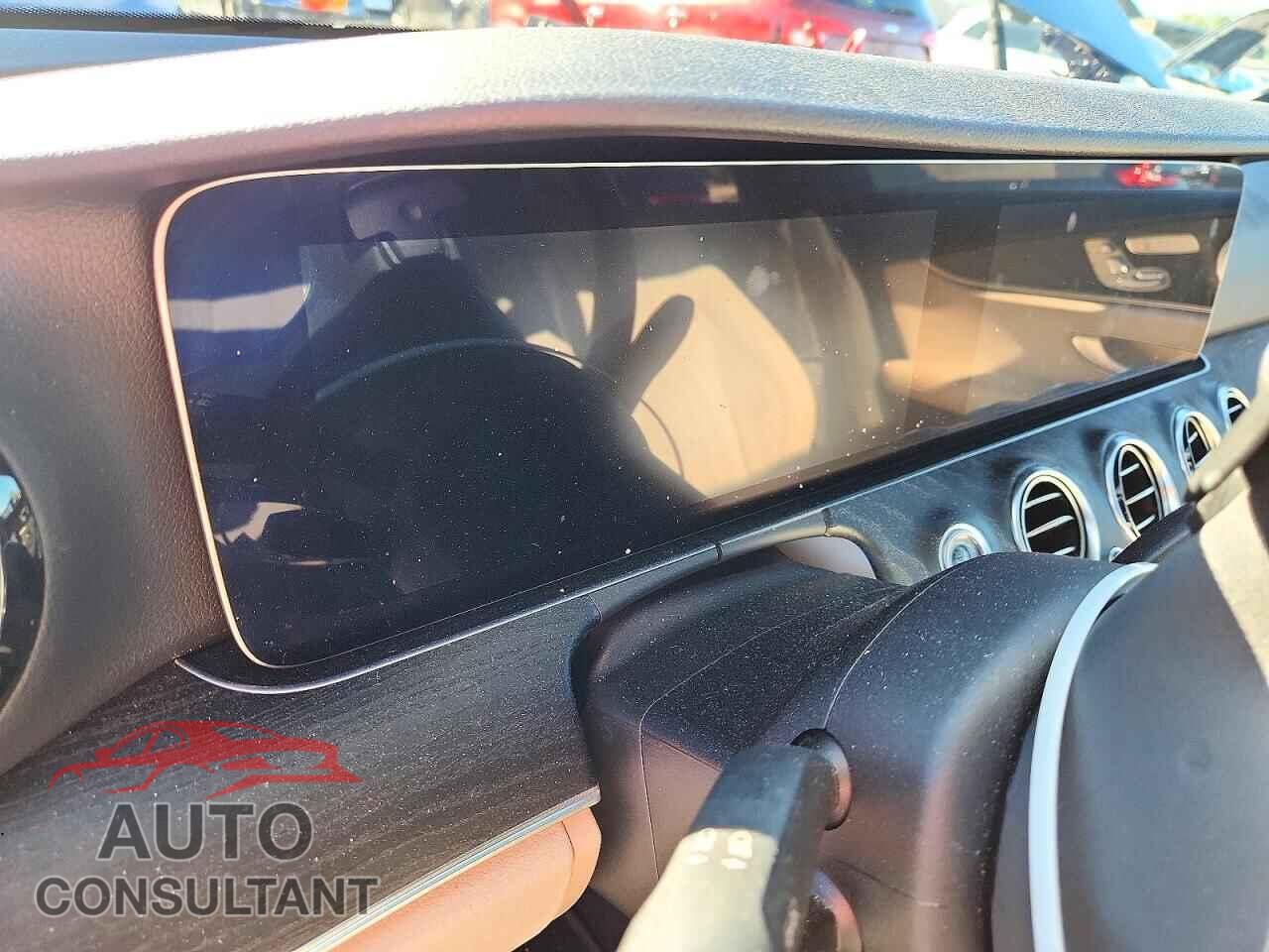 MERCEDES-BENZ E-CLASS 2020 - W1KZF8EB2LA828635