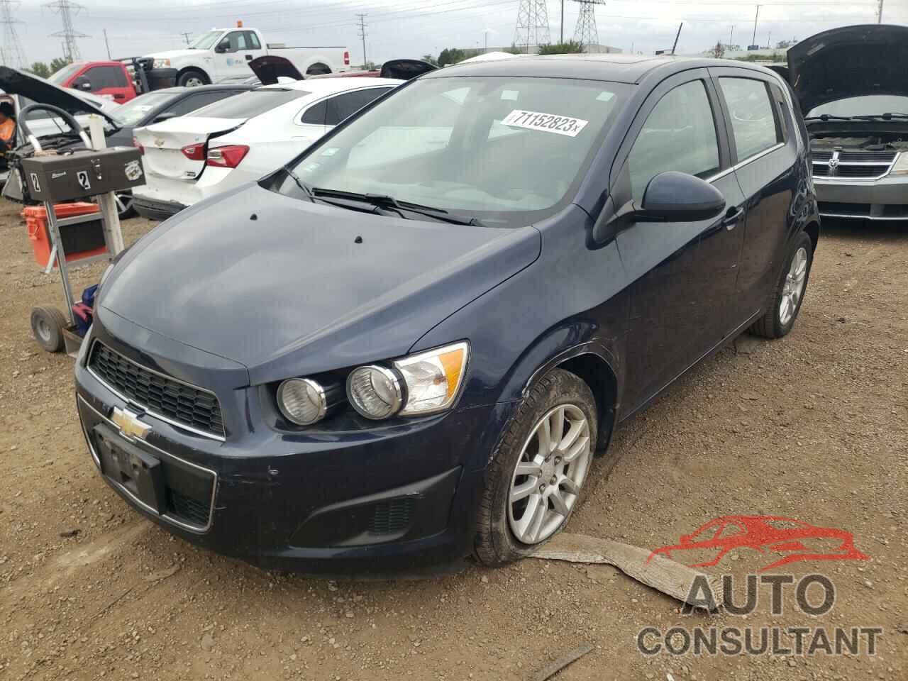 CHEVROLET SONIC 2015 - 1G1JC6SB2F4170612