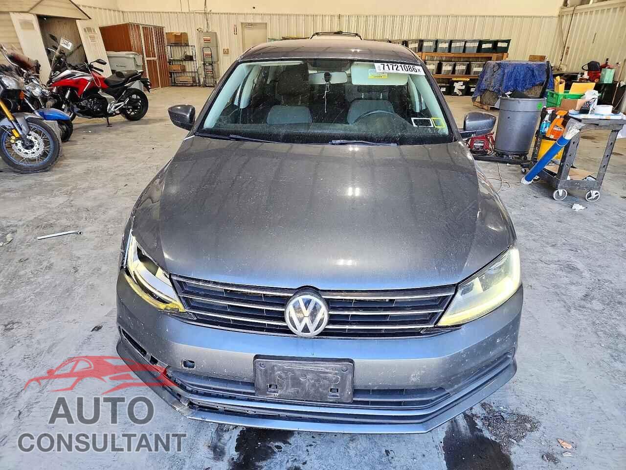 VOLKSWAGEN JETTA 2017 - 3VW2B7AJ4HM273497