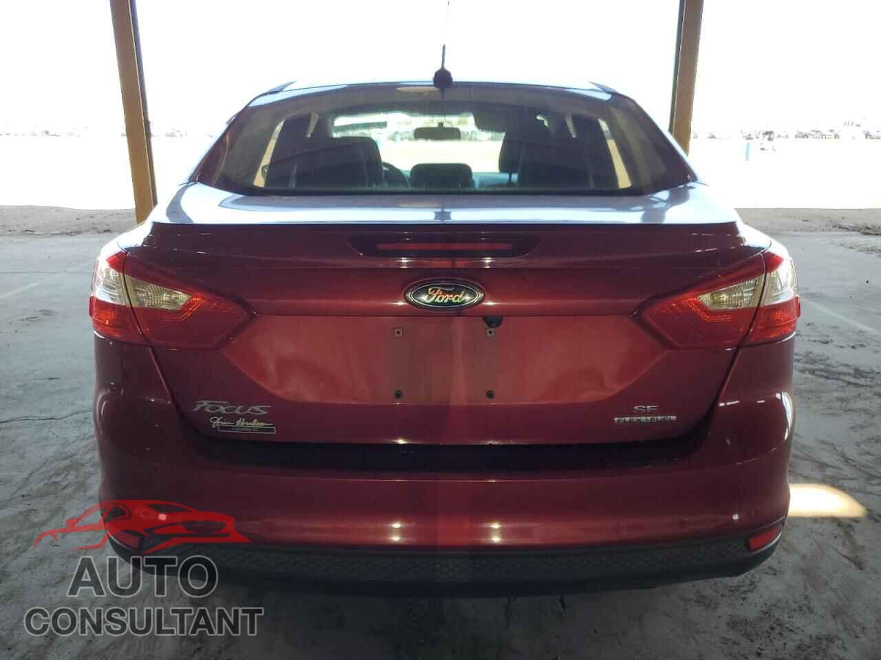 FORD FOCUS 2014 - 1FADP3F2XEL235427