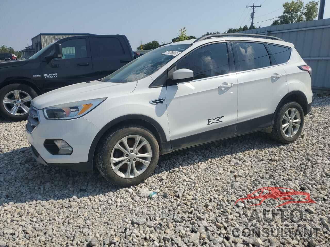 FORD ESCAPE 2018 - 1FMCU9GD7JUB17045