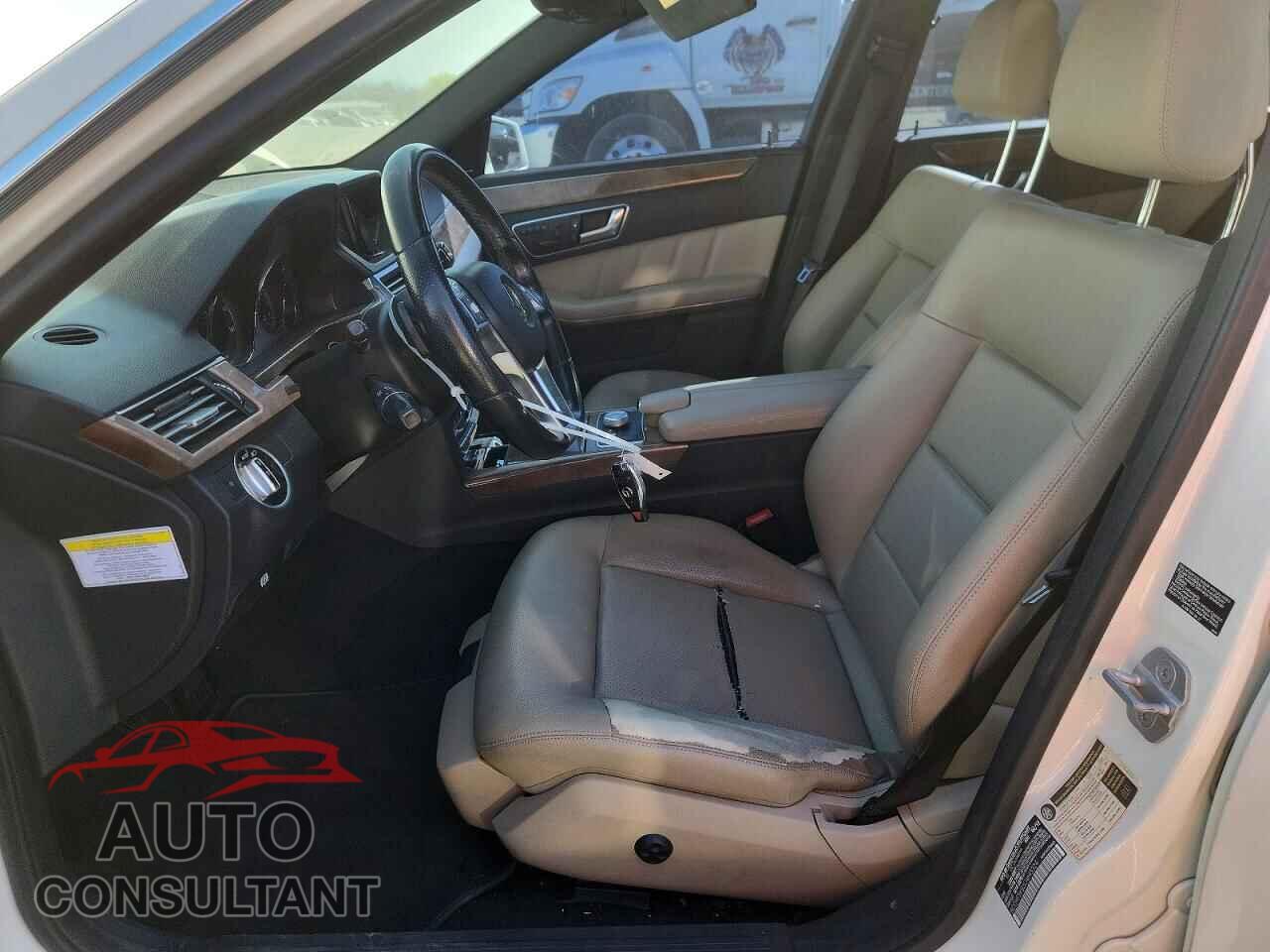 MERCEDES-BENZ E-CLASS 2012 - WDDHF5KB3CA645324
