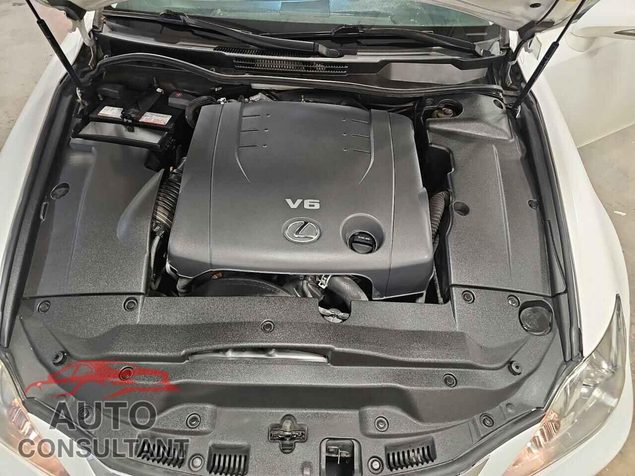 LEXUS IS 2011 - JTHBF5C22B5135177