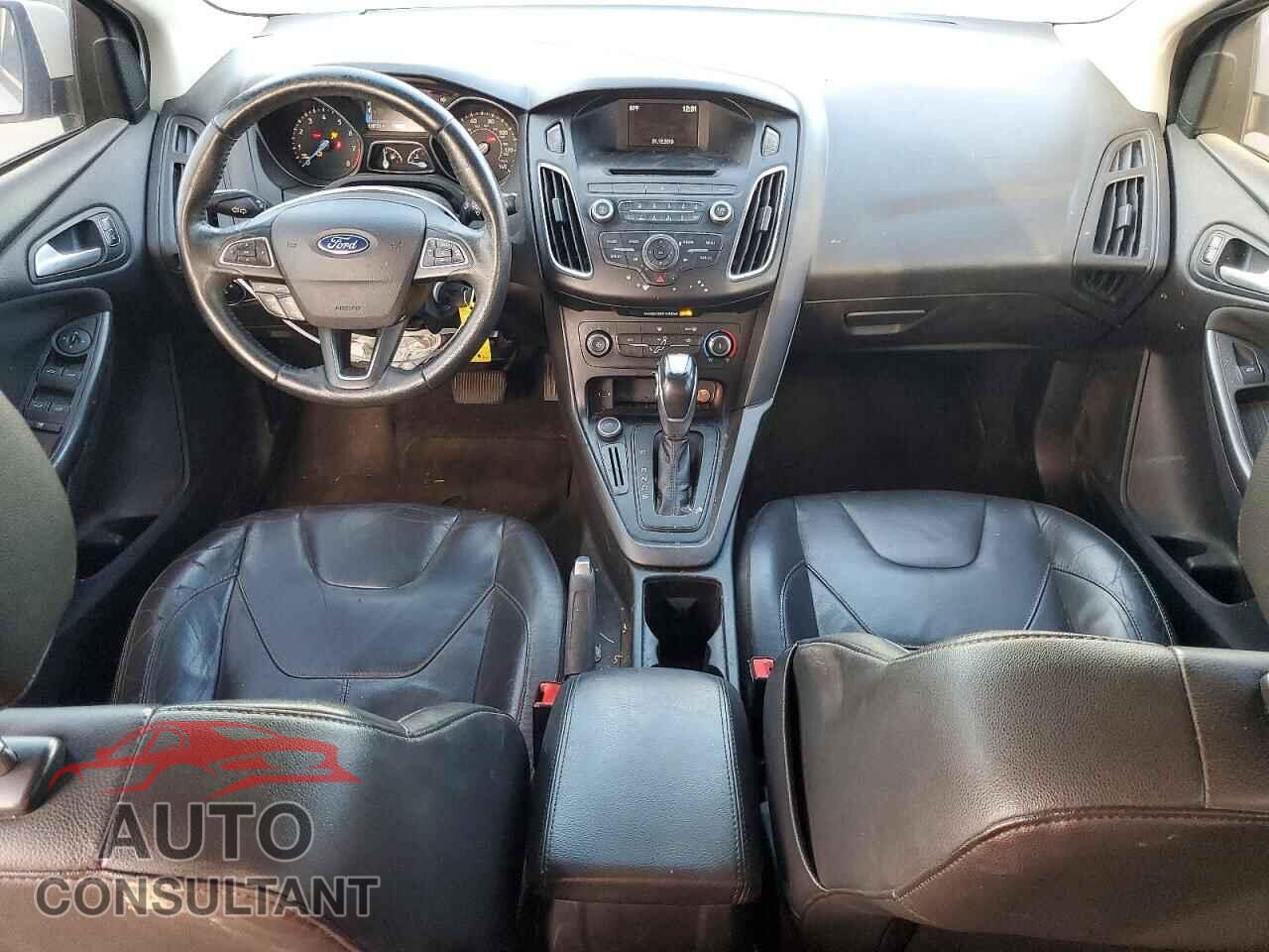 FORD FOCUS 2015 - 1FADP3F24FL219046