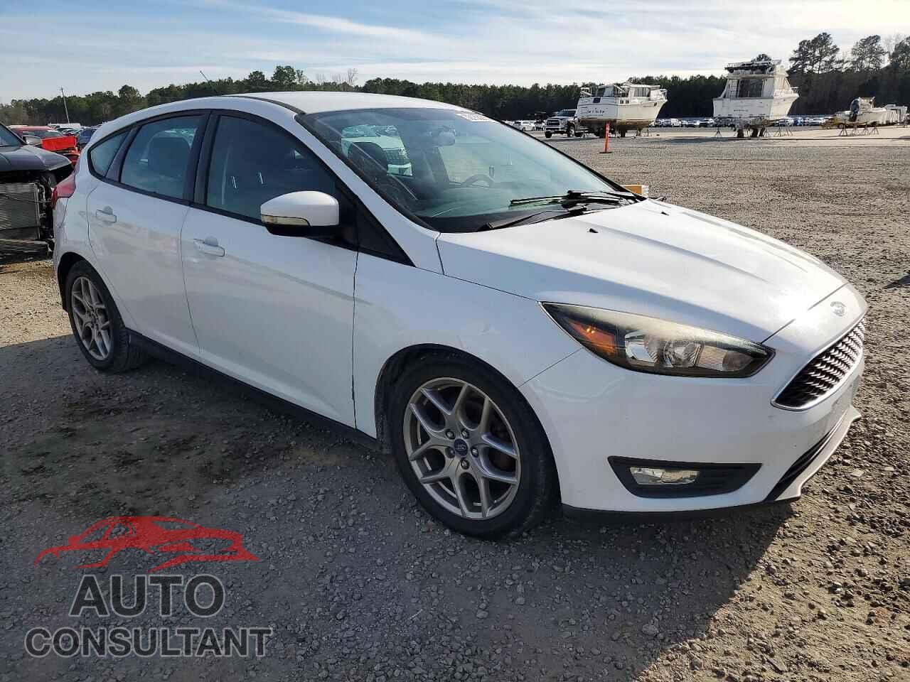 FORD FOCUS 2015 - 1FADP3K24FL318472
