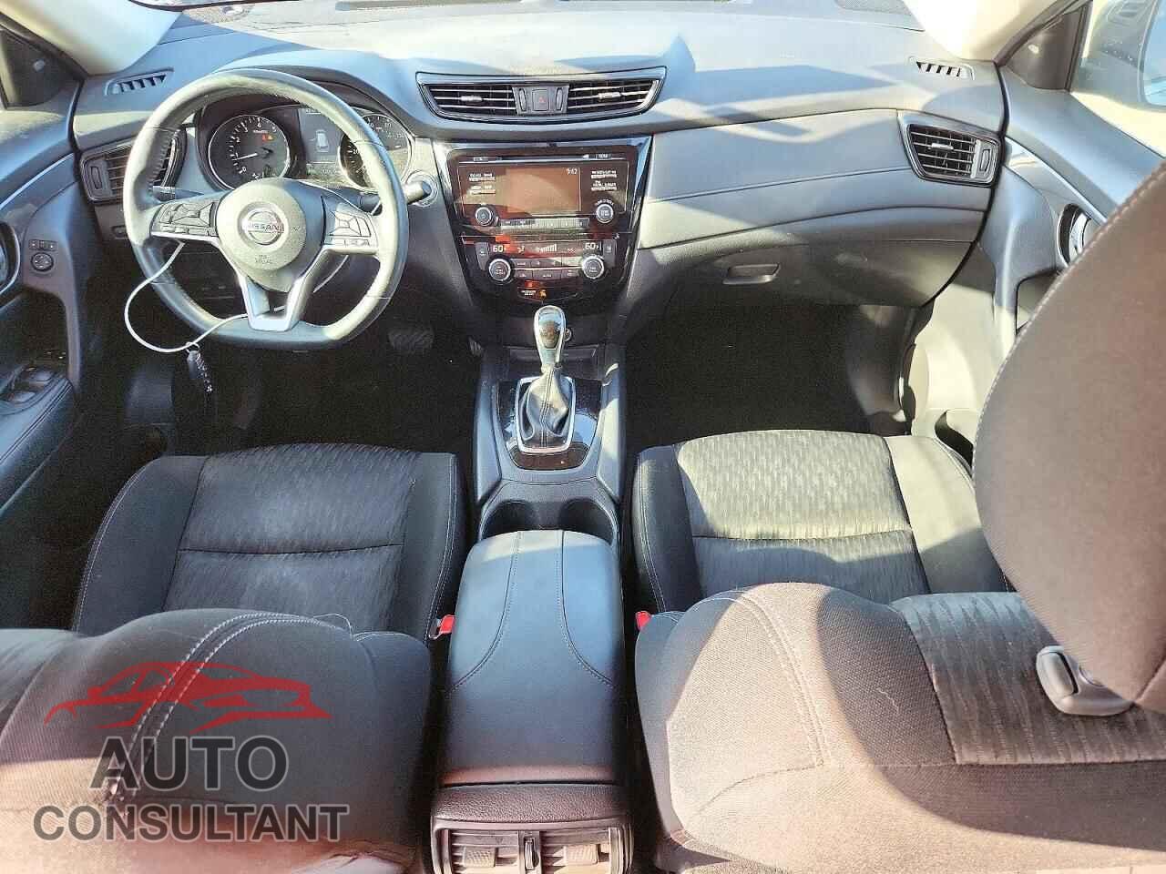 NISSAN ROGUE 2017 - KNMAT2MT2HP528458