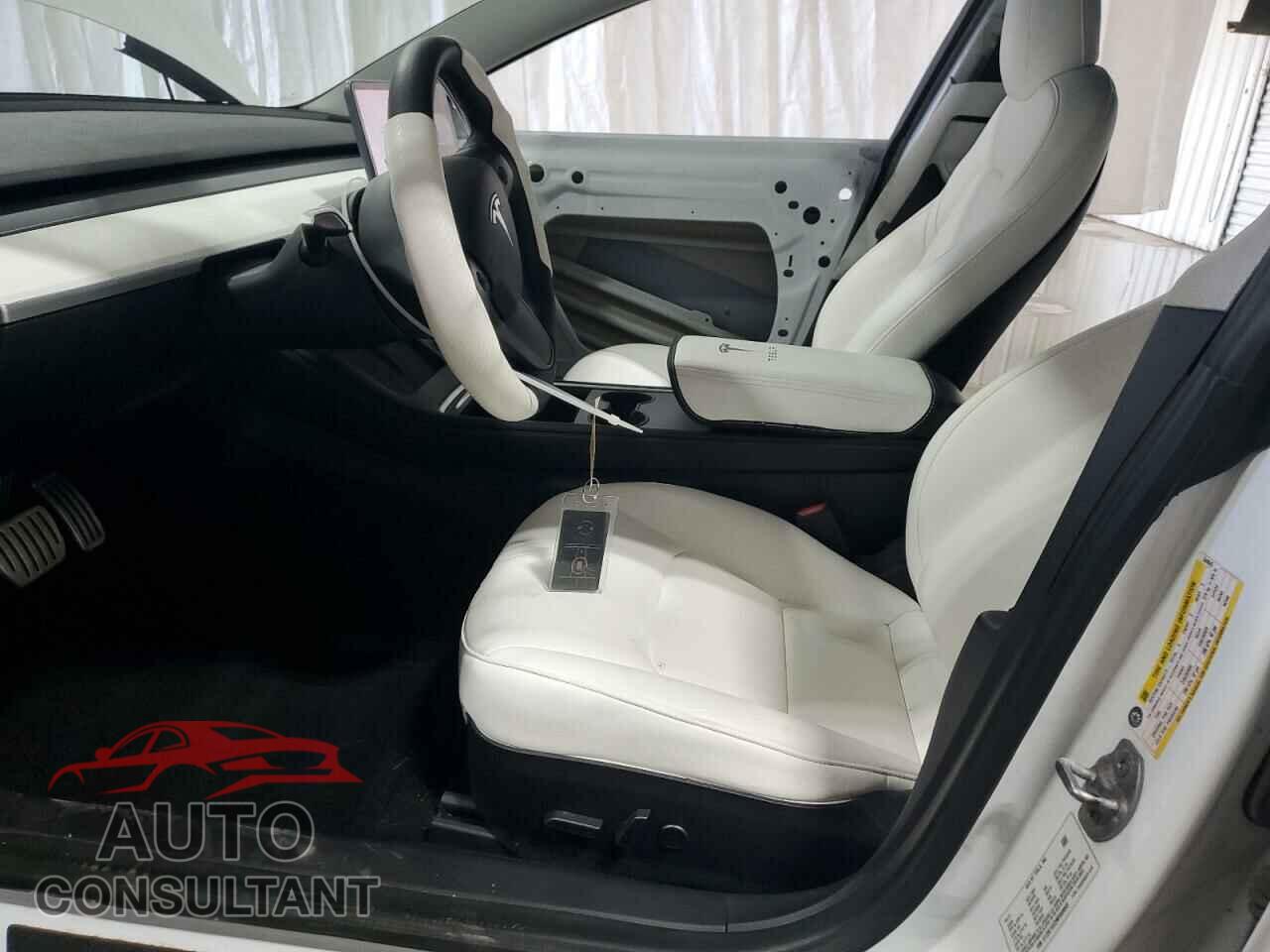 TESLA MODEL 3 2021 - 5YJ3E1EC2MF044645