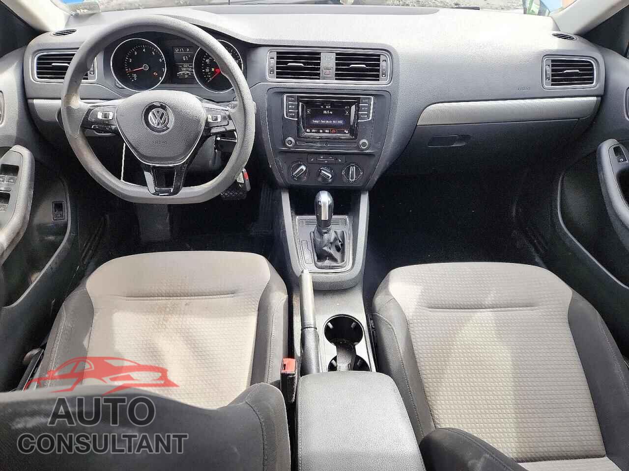 VOLKSWAGEN JETTA 2017 - 3VW2B7AJ4HM308281