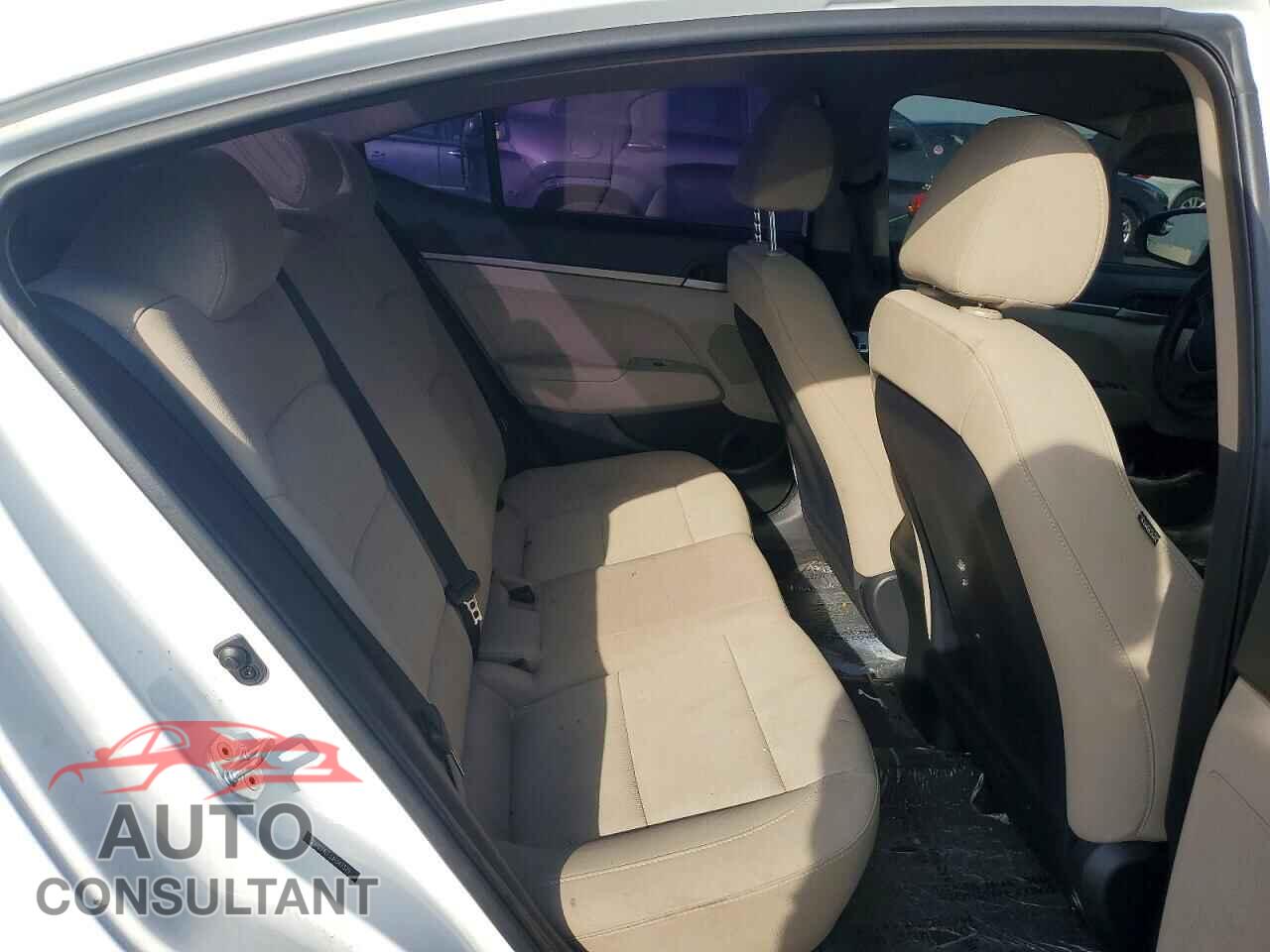 HYUNDAI ELANTRA 2018 - 5NPD74LF3JH347329