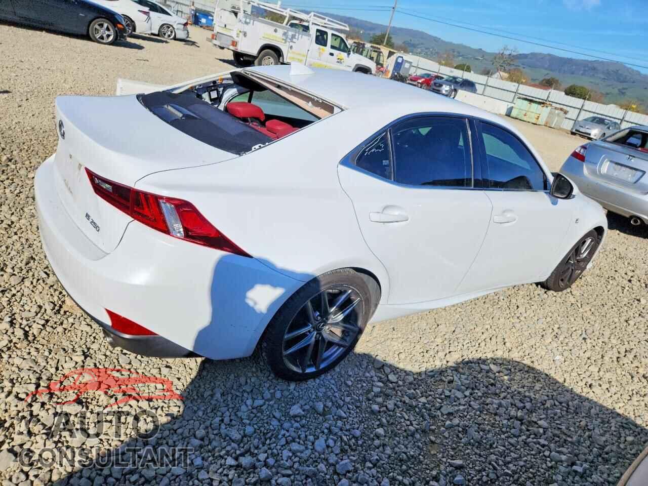 LEXUS IS 2014 - JTHBF1D23E5030918