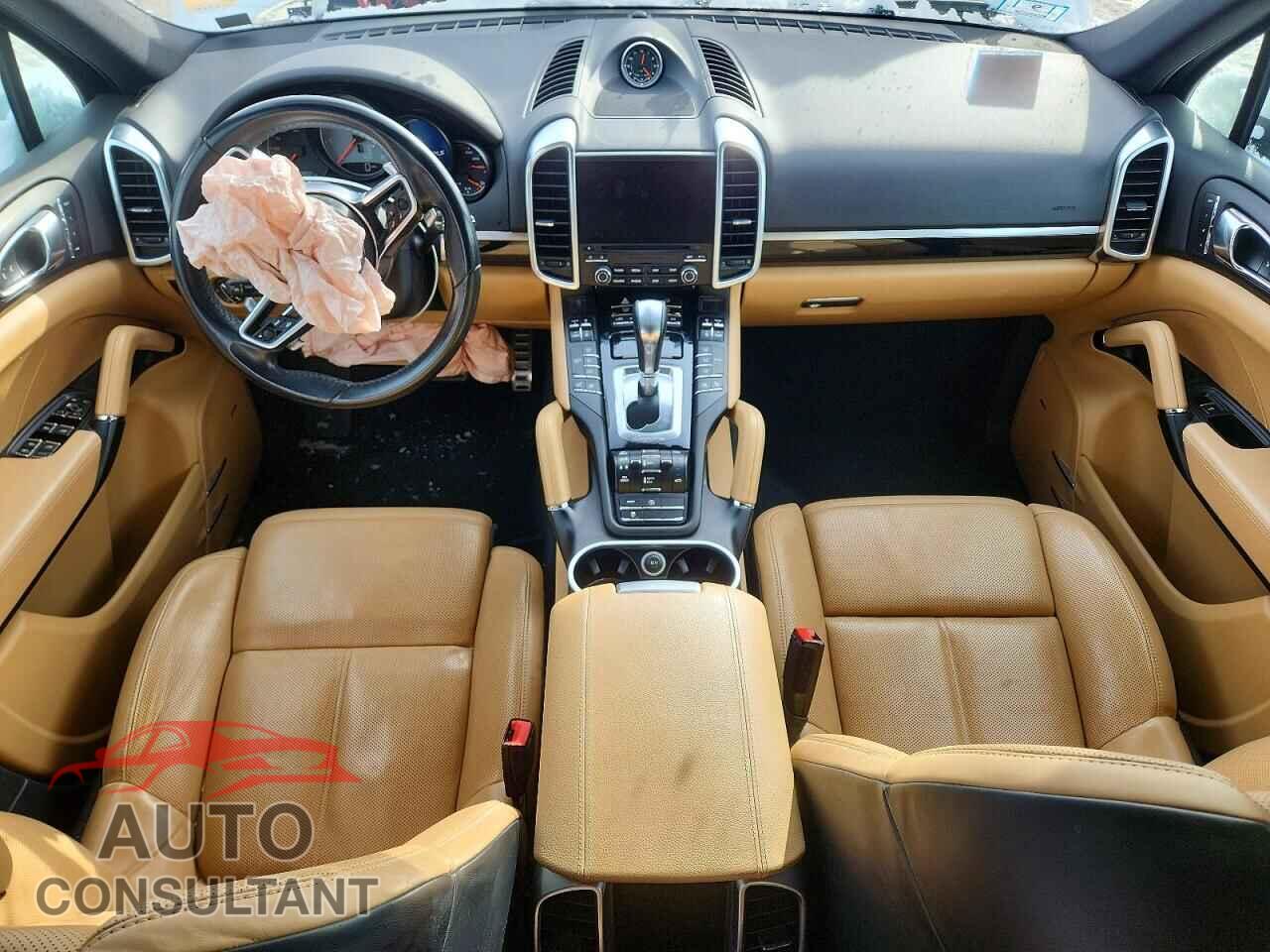 PORSCHE CAYENNE 2018 - WP1AB2A24JLA60873