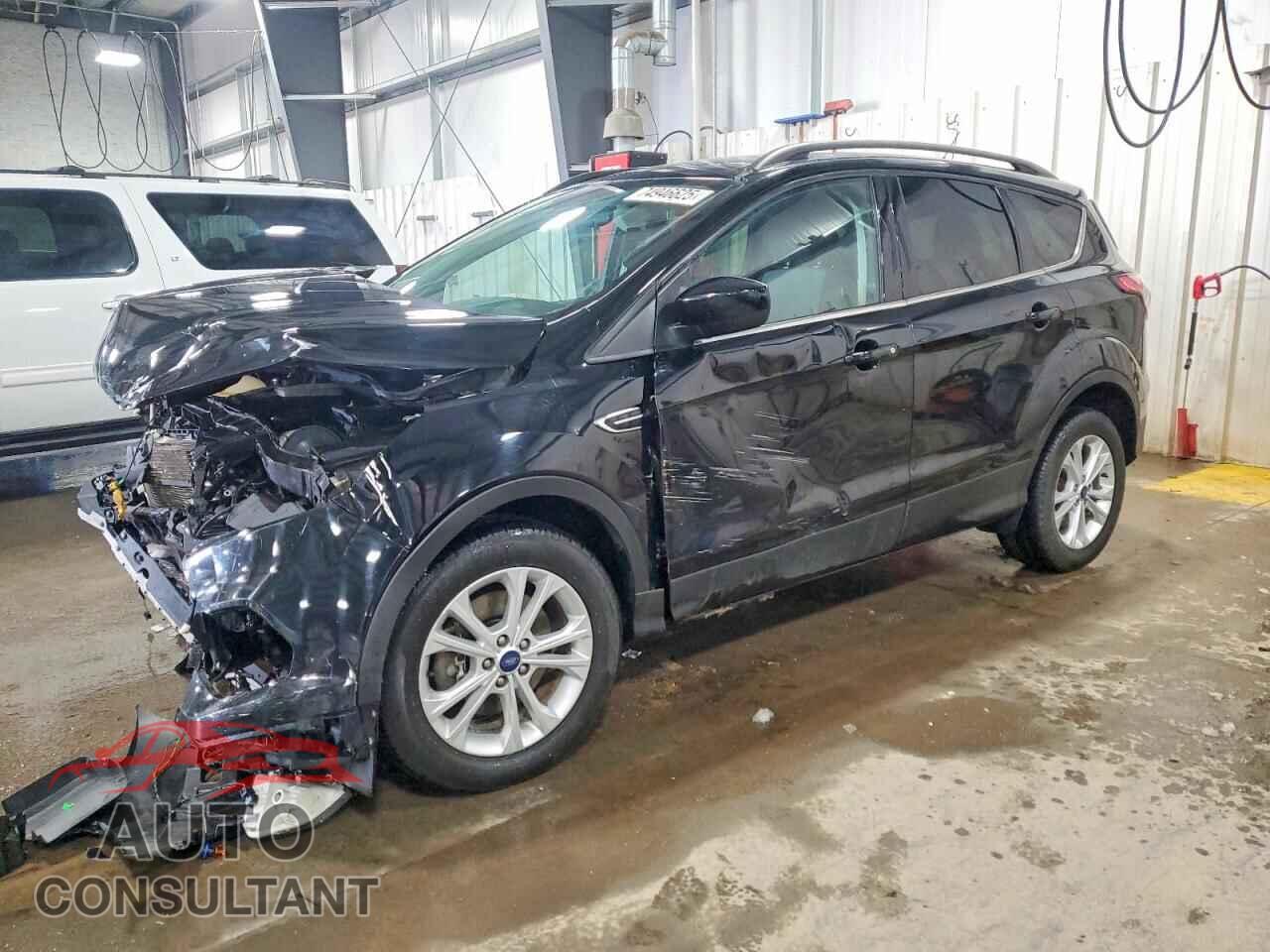 FORD ESCAPE 2017 - 1FMCU9GD5HUD52182