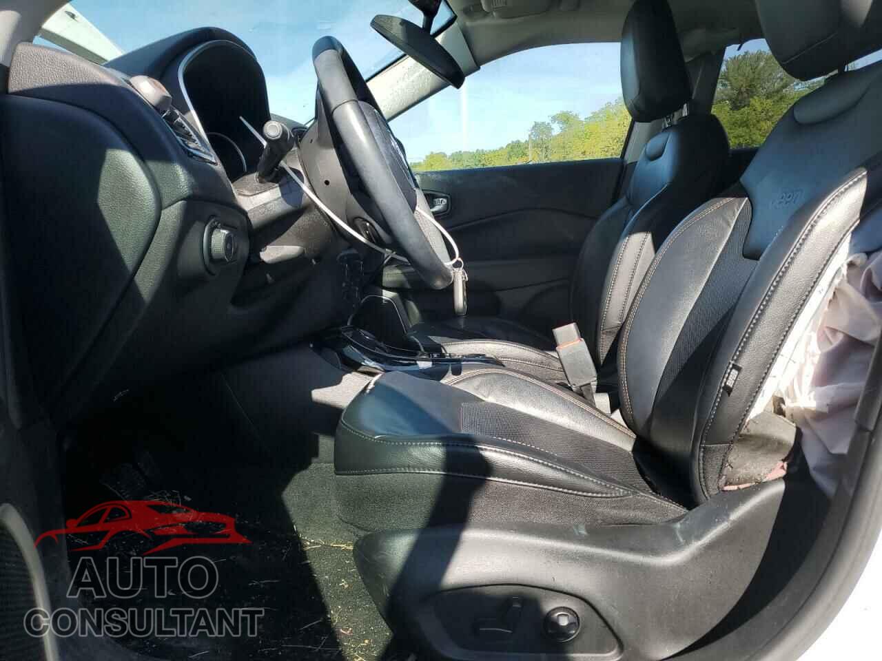 JEEP COMPASS 2019 - 3C4NJDCB7KT596169