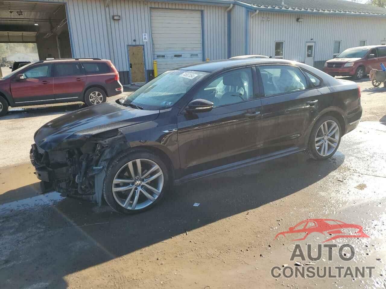 VOLKSWAGEN PASSAT 2018 - 1VWAA7A30JC016005