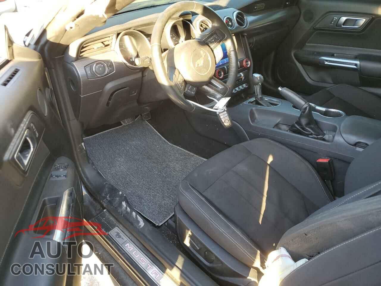 FORD MUSTANG 2020 - 1FA6P8CF7L5175489