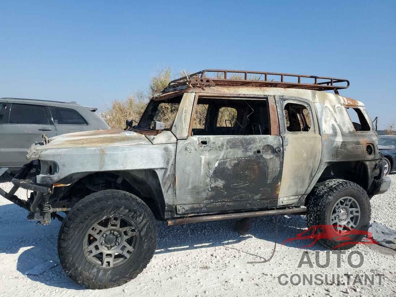TOYOTA FJ CRUISER 2010 - JTEBU4BF2AK076312
