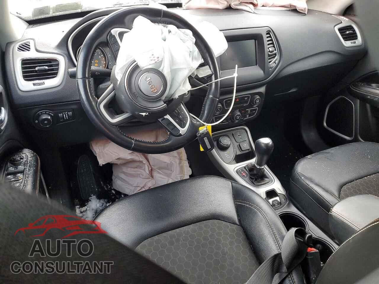 JEEP COMPASS 2020 - 3C4NJDBB8LT219580