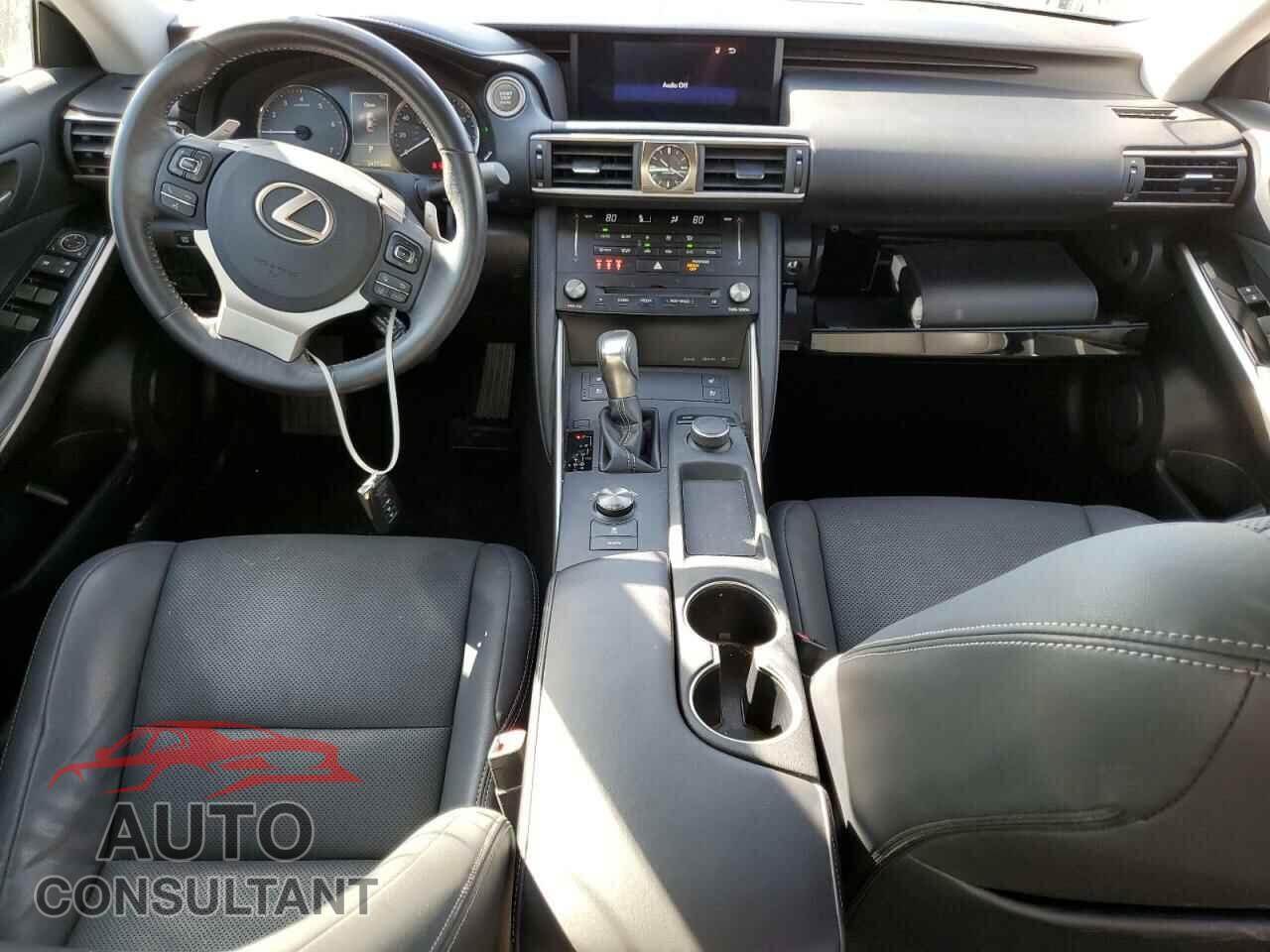 LEXUS IS 2018 - JTHBA1D25J5067767