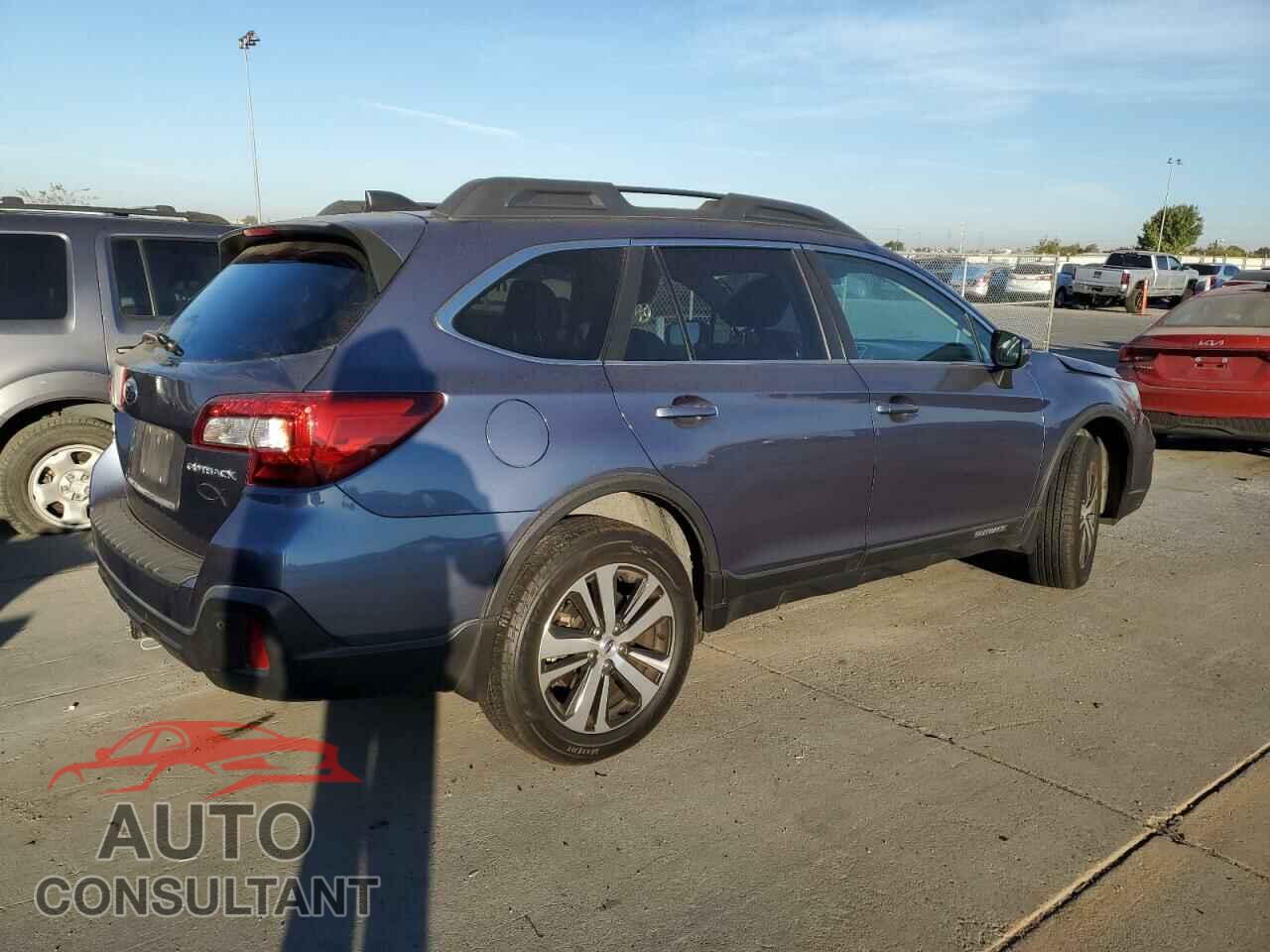 SUBARU OUTBACK 2018 - 4S4BSANC7J3267868
