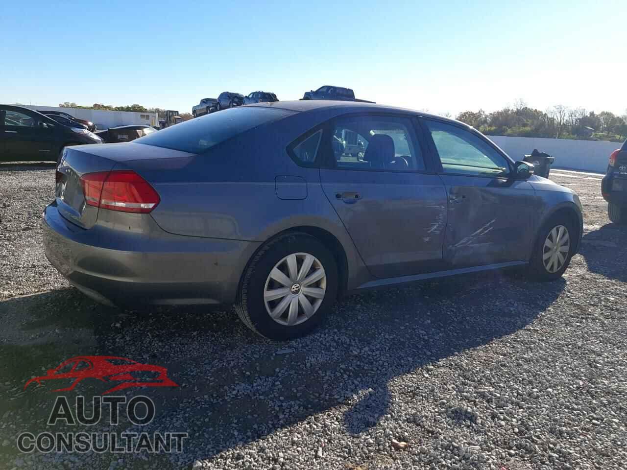 VOLKSWAGEN PASSAT 2013 - 1VWAP7A35DC052176