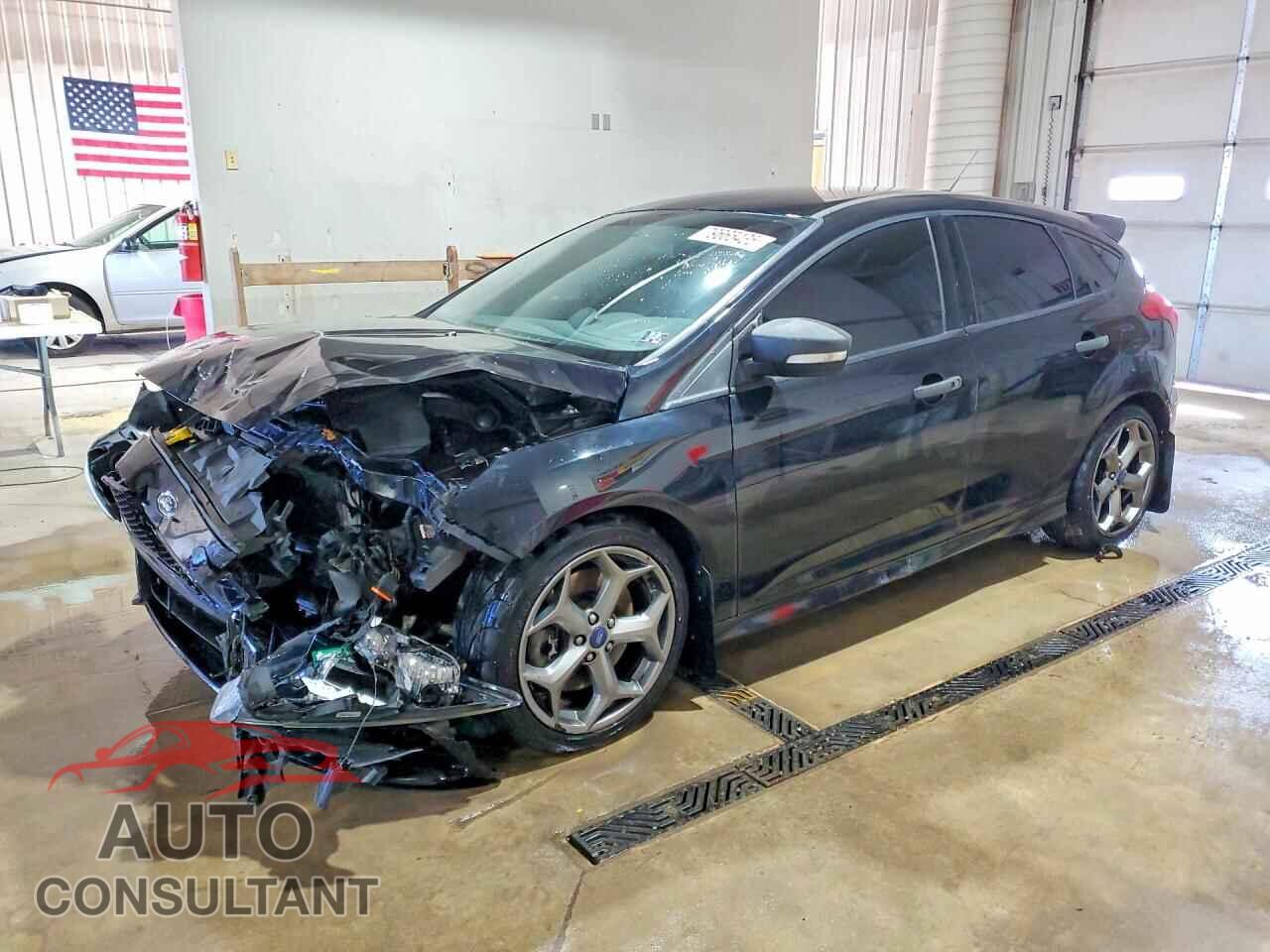 FORD FOCUS 2017 - 1FADP3L95HL331620