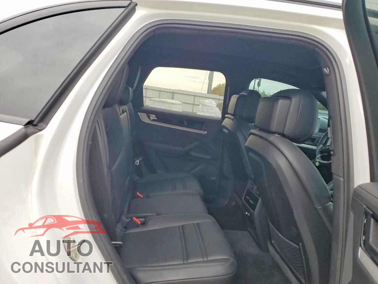 PORSCHE CAYENNE 2024 - WP1AA2AY9RDA10547