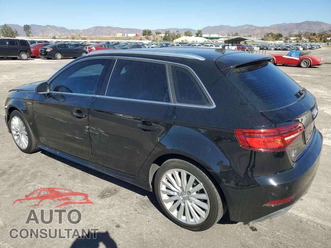 AUDI A3 2017 - WAUTPBFF8HA043990