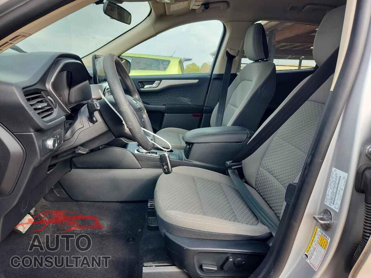 FORD ESCAPE 2020 - 1FMCU0G61LUA46568