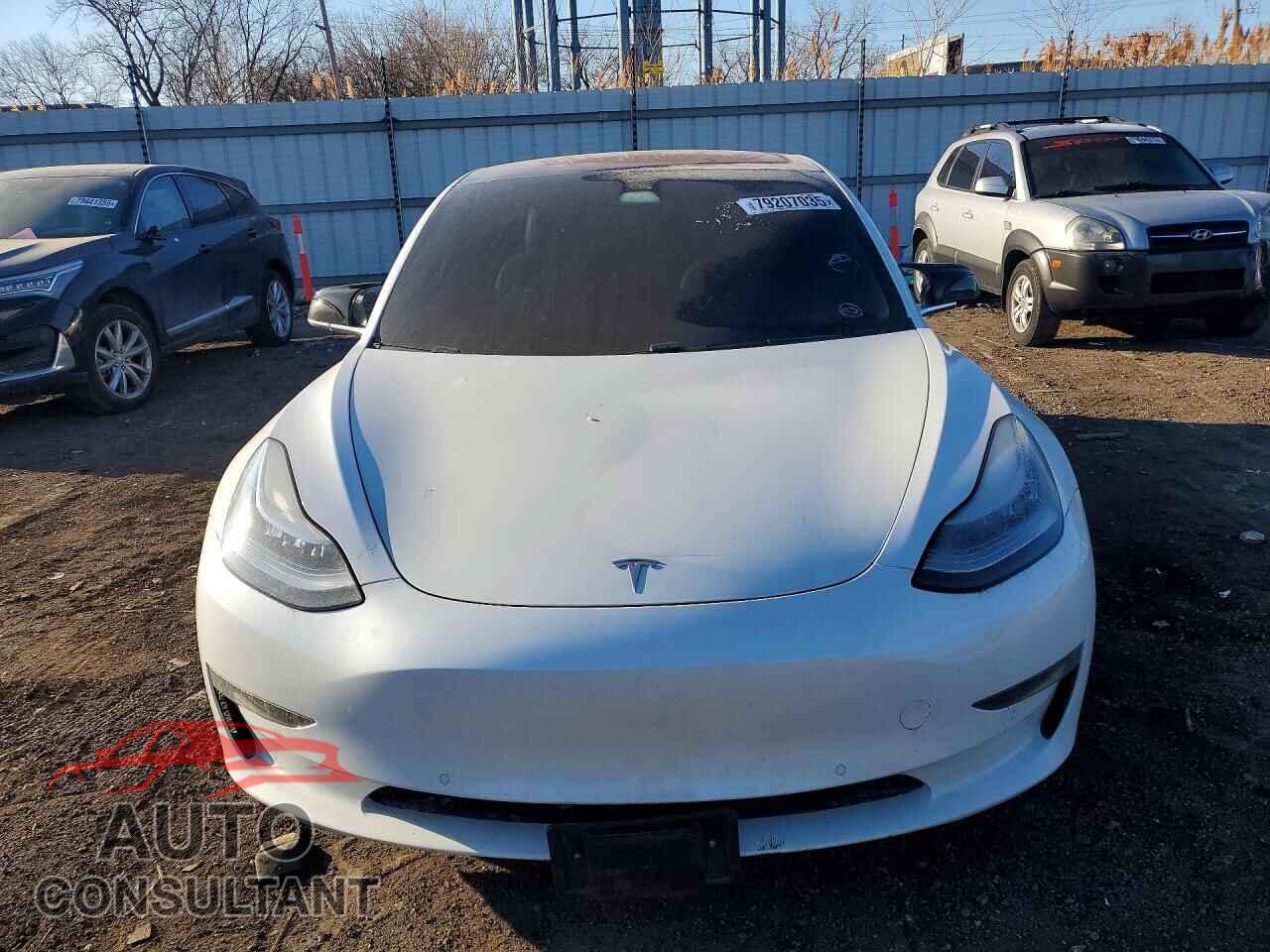 TESLA MODEL 3 2018 - 5YJ3E1EB4JF100247