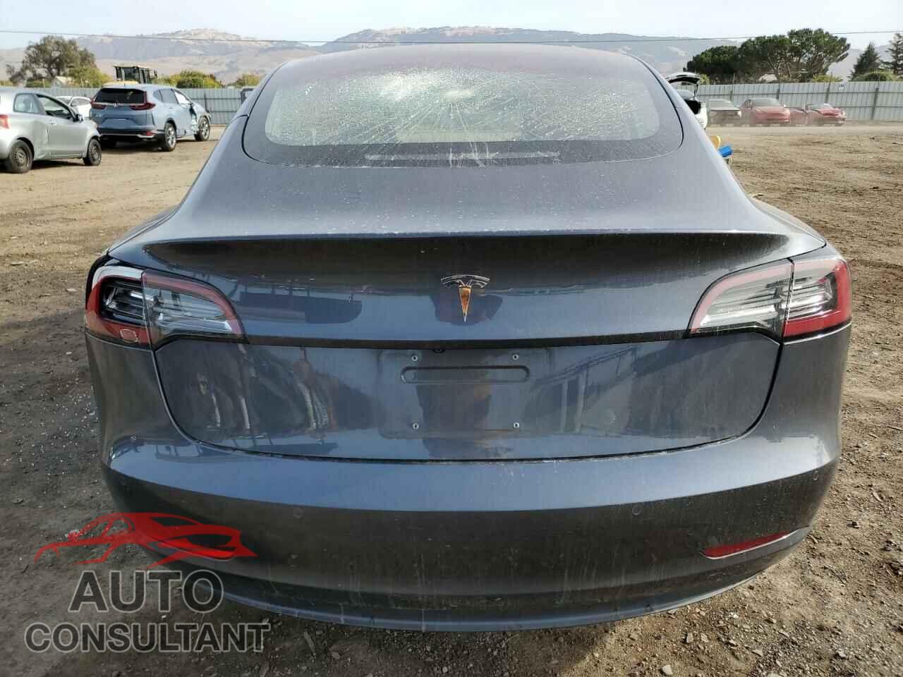 TESLA MODEL 3 2018 - 5YJ3E1EA6JF040253