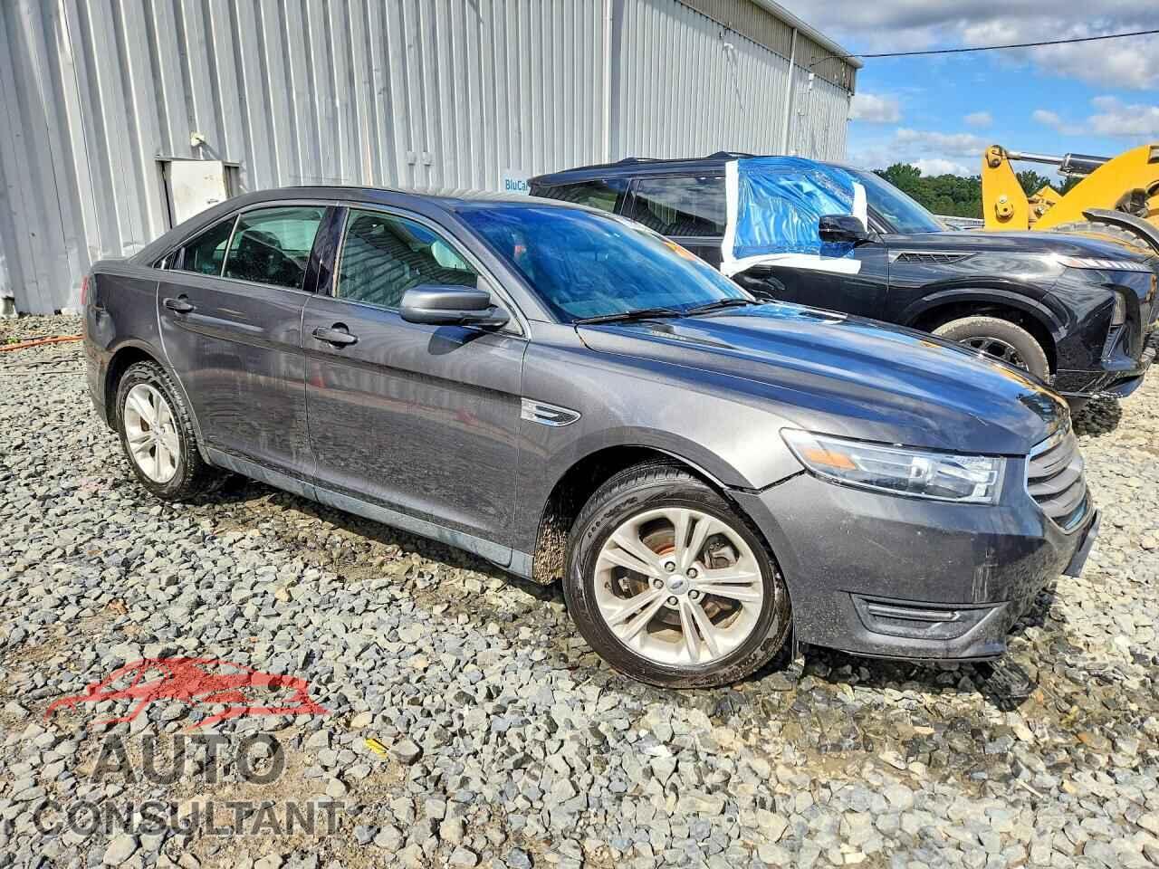 FORD TAURUS 2017 - 1FAHP2E84HG146077