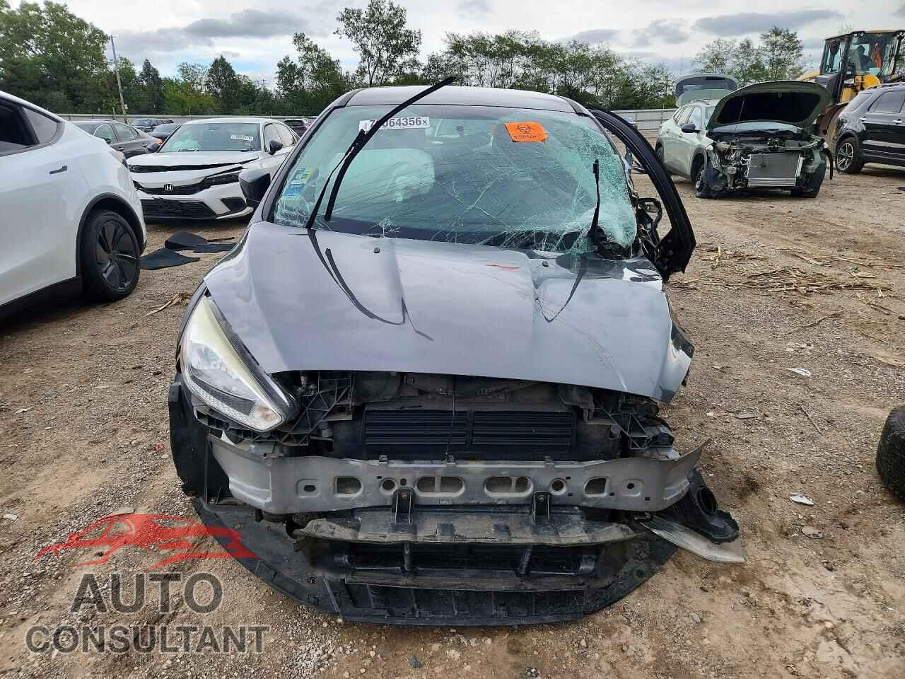 FORD FOCUS 2017 - 1FADP3K22HL302564