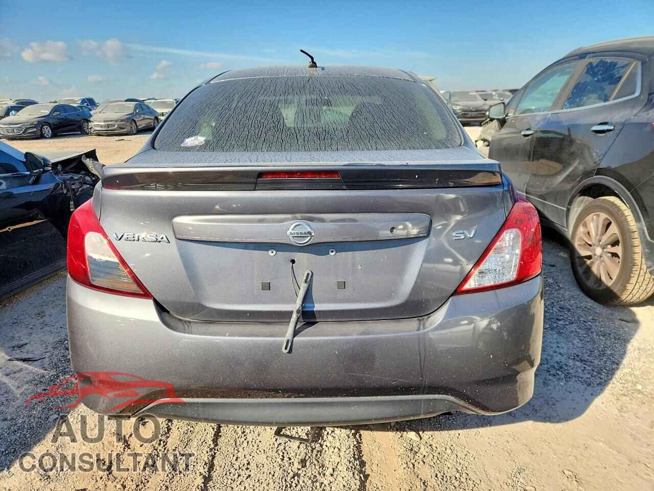 NISSAN VERSA 2017 - 3N1CN7AP1HL903567