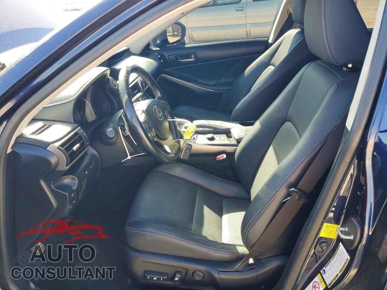 LEXUS IS 2017 - JTHBA1D2XH5052739