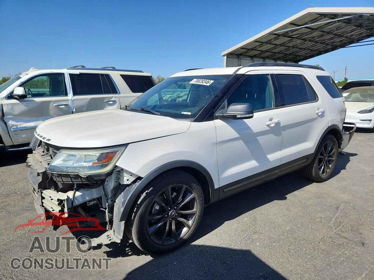 FORD EXPLORER 2017 - 1FM5K7D81HGC21579