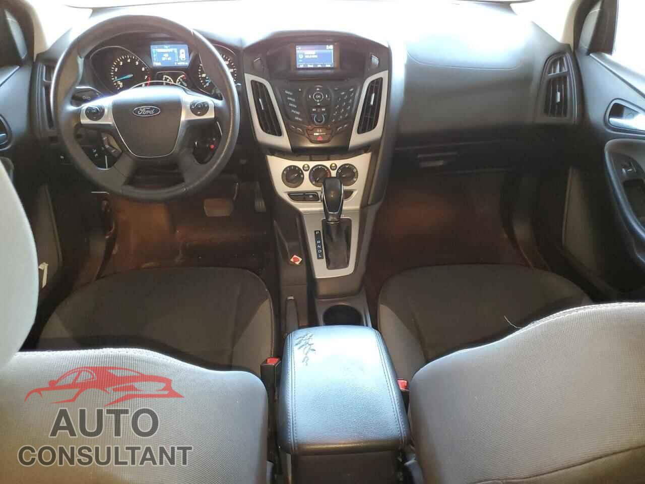 FORD FOCUS 2014 - 1FADP3F2XEL235427