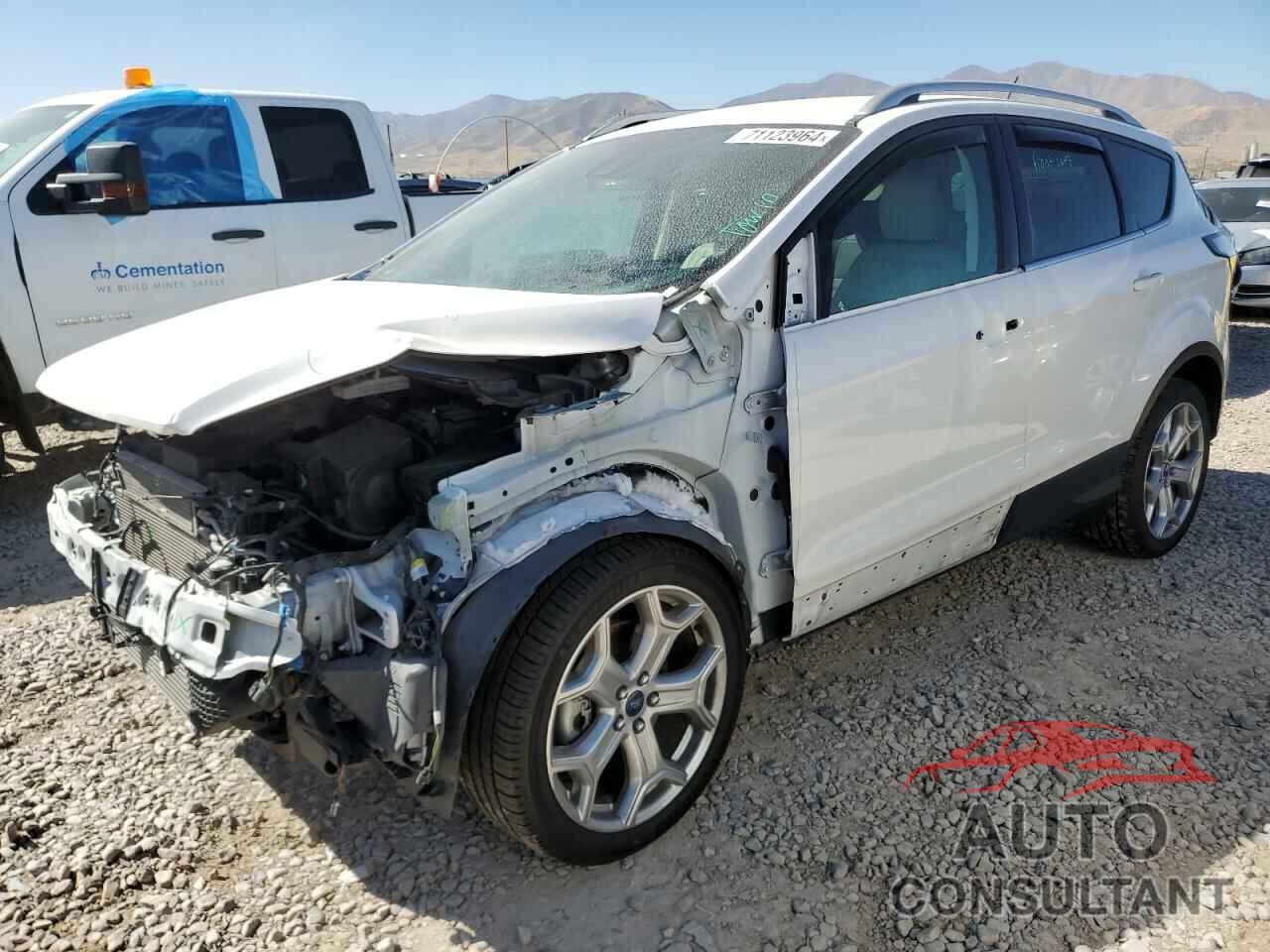 FORD ESCAPE 2018 - 1FMCU9J96JUA55772