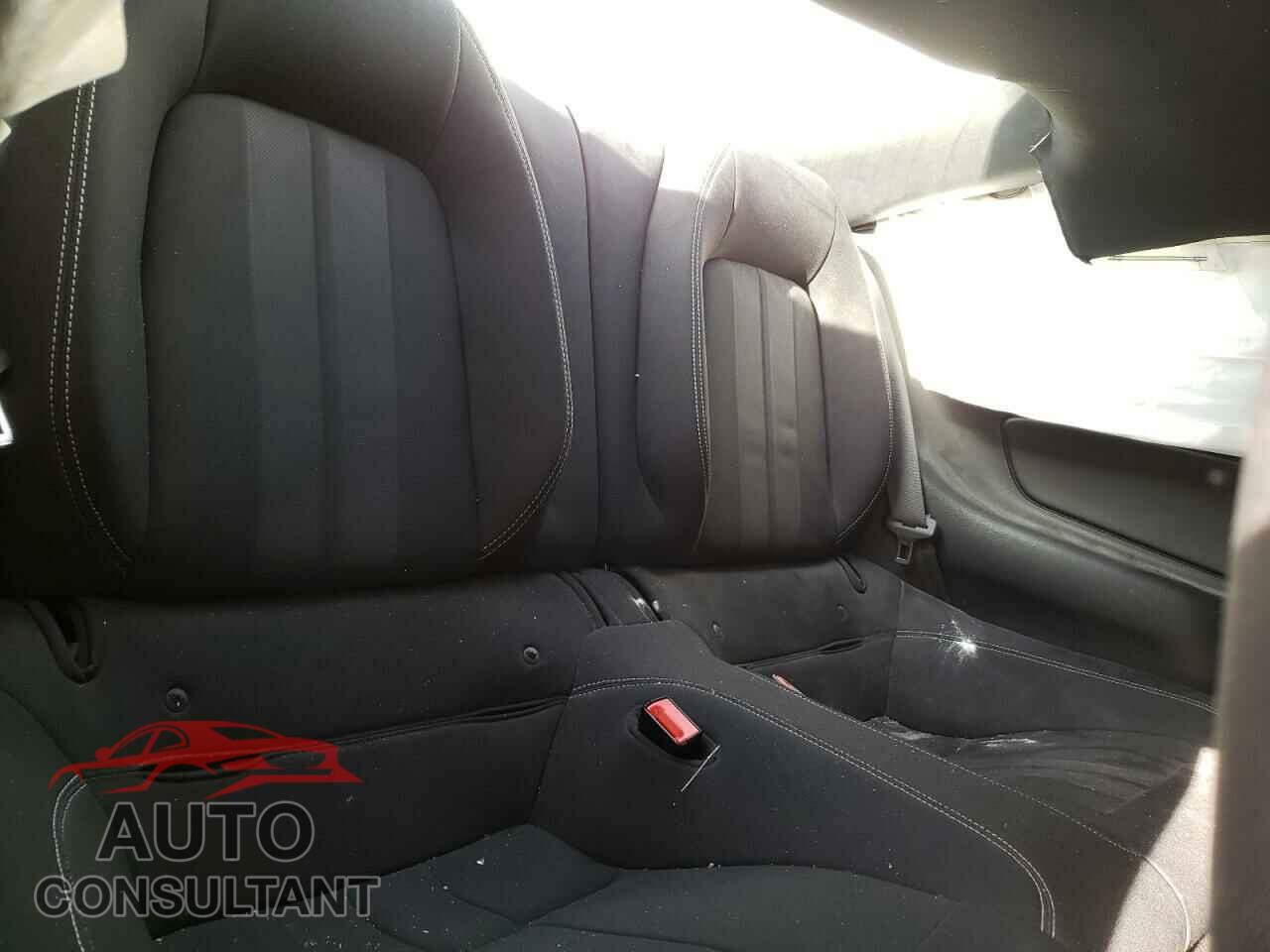 FORD MUSTANG 2019 - 1FA6P8TH2K5118911